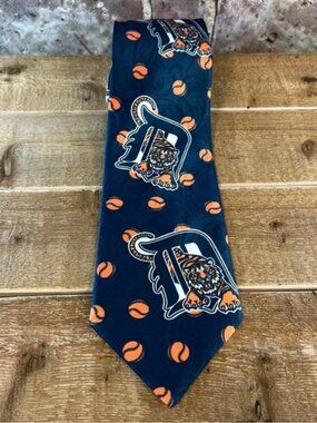 Vintage Detroit Tigers 1994 Necktie By Surrey MLB Baseball Made In USA.